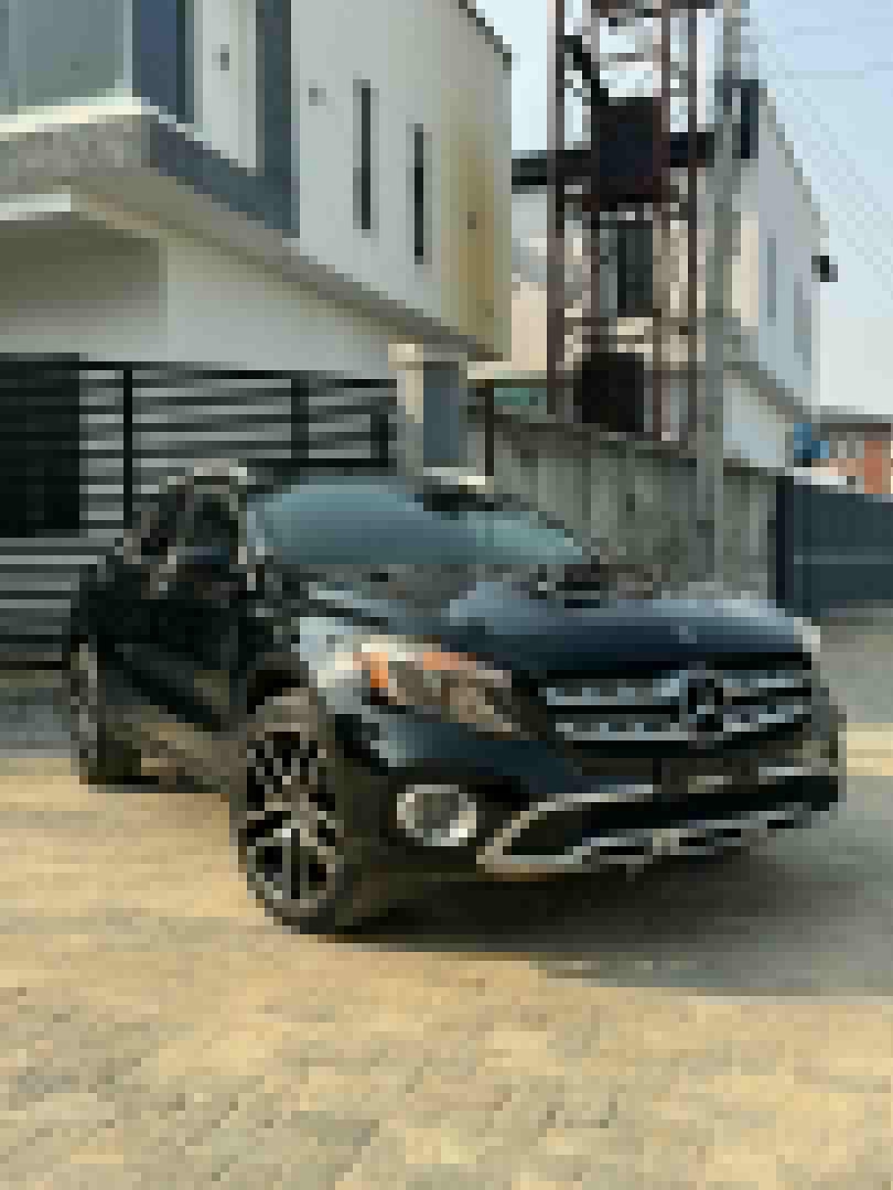 2018 Mercedes GLA250: Full Option Luxury, Nigerian Used