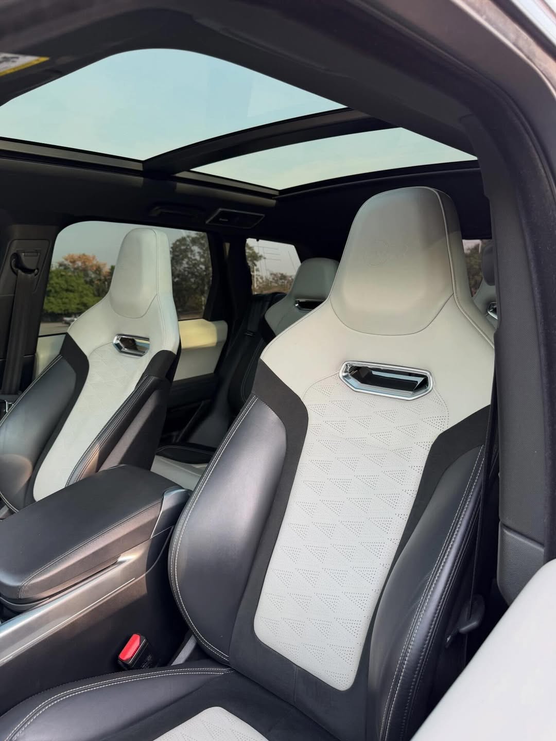 2019 Range Rover SVR: 575HP Beast, Fully Verified