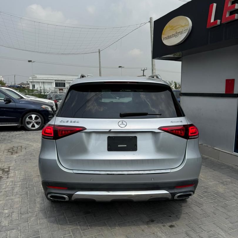 Luxury SUV: 2020 Mercedes GLE 350 w/ Panoramic Roof