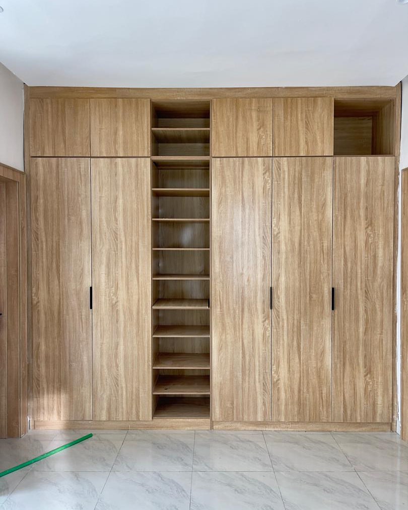 Stunning 4-Bed Duplex with Solar Power in Prime Chevron