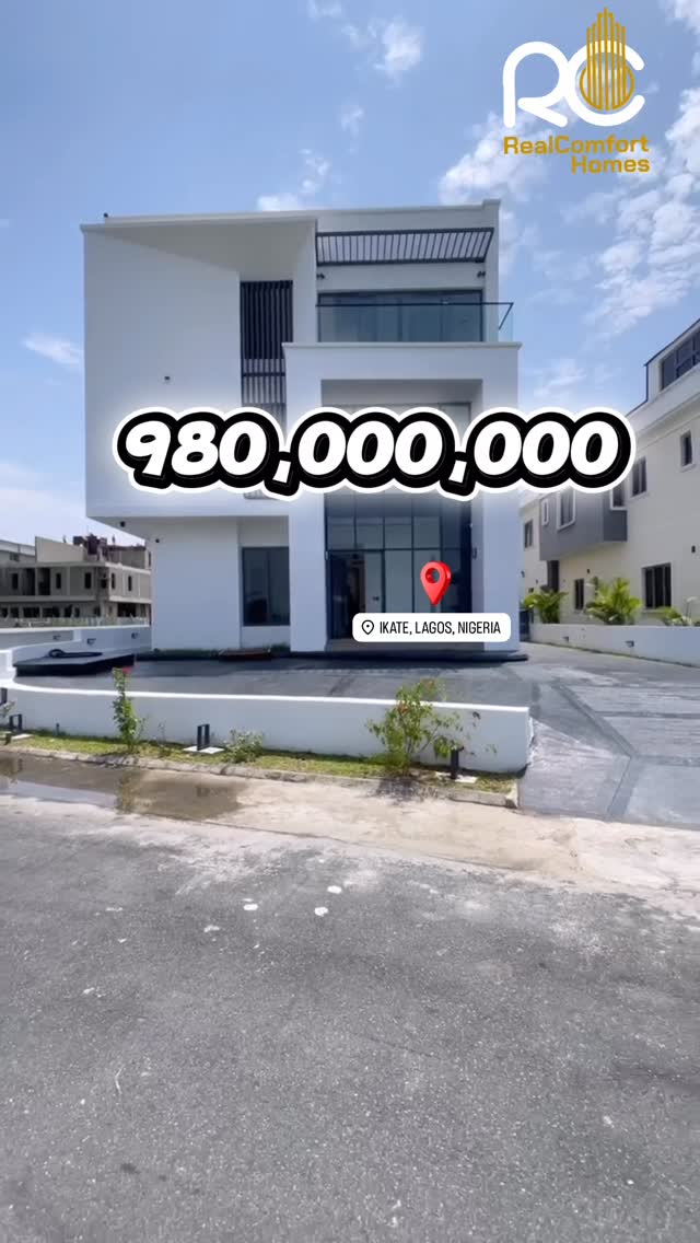 Lagos Luxury: 5-Bed Duplex with Cinema & Rooftop Pool