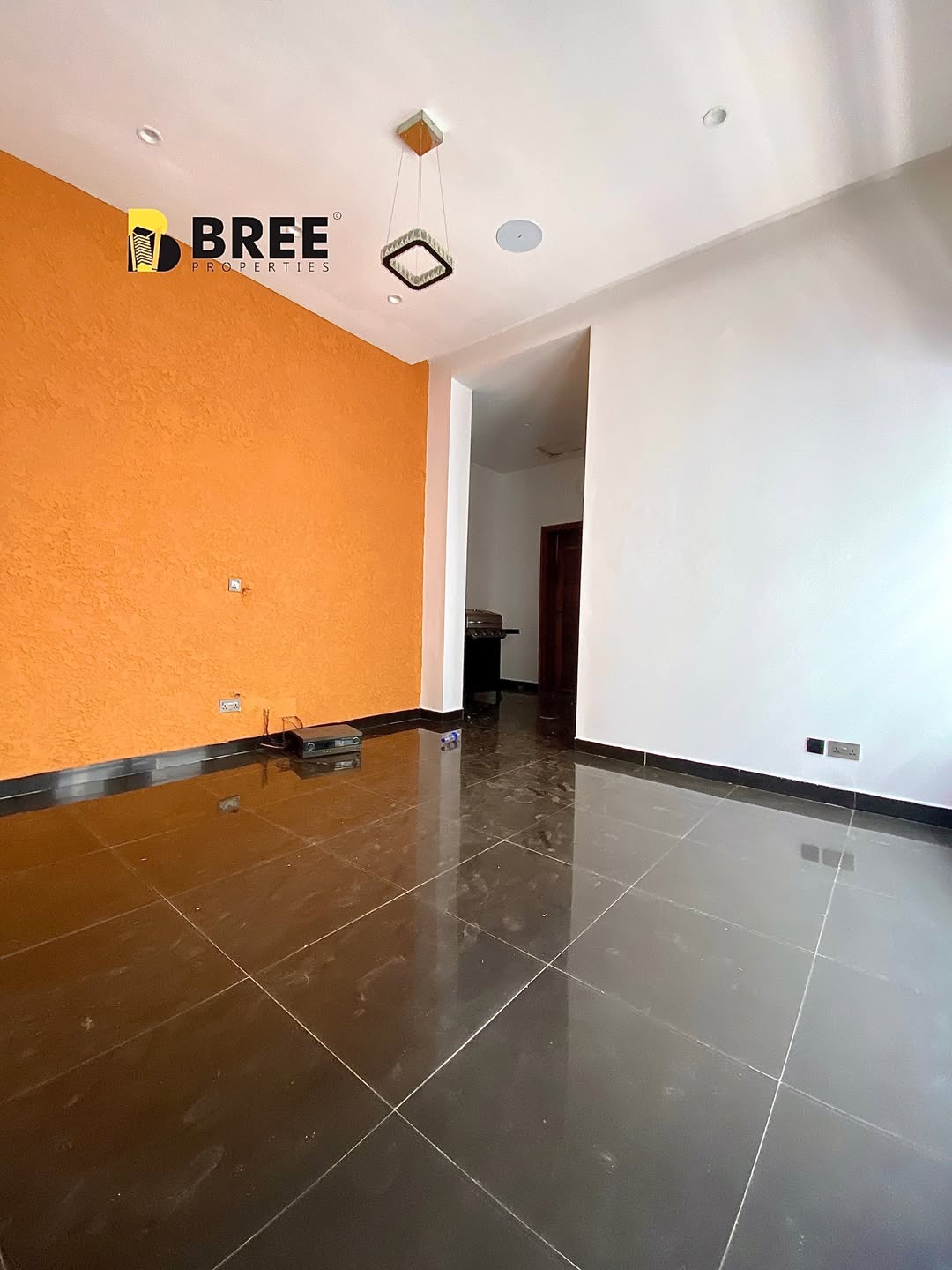 Stunning 4-Bed Poolside Retreat in Lekki County