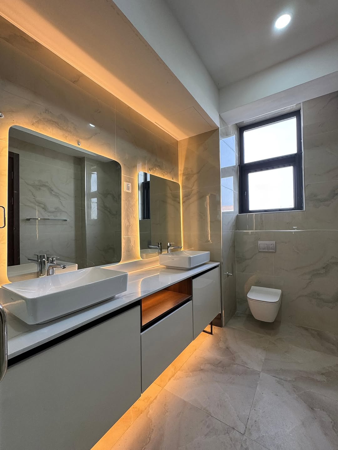 Lekki’s Premier Airbnb Gem with Expressway Views