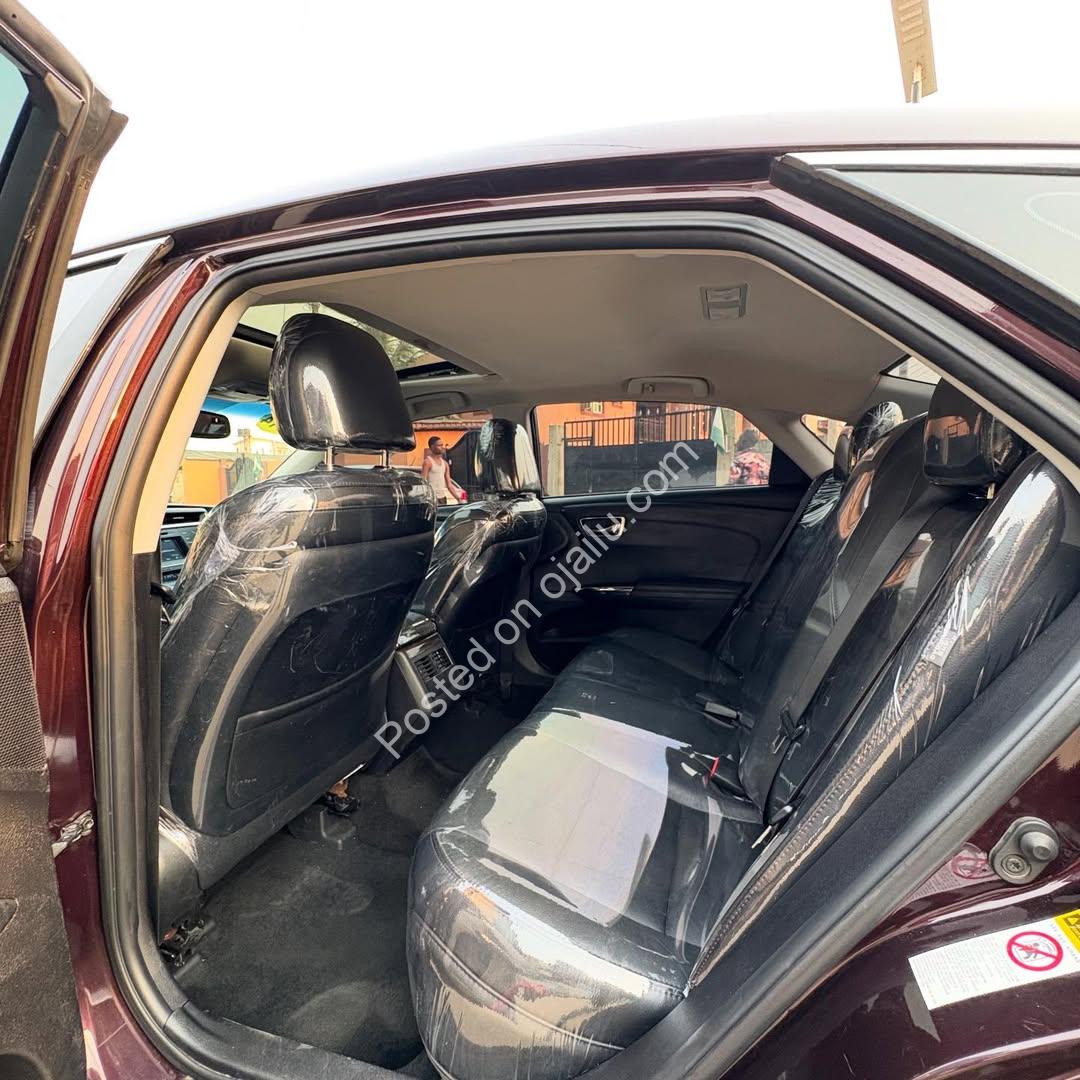 Luxury 2014 Avalon XLE: Sunroof, Camera, Thumbstart – 18.5M