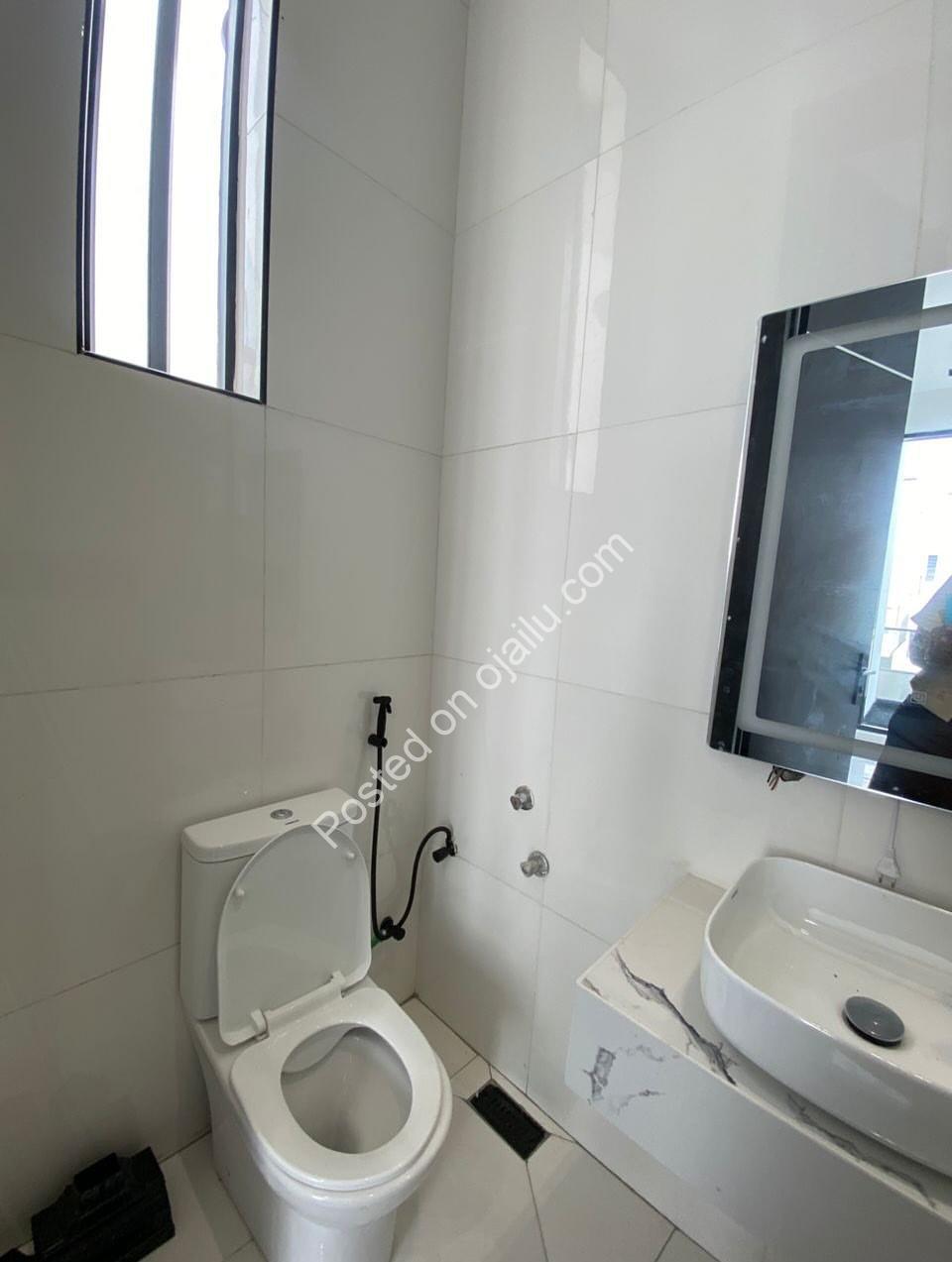 Exquisite 5-Bed Duplex in Prime Lekki | Brand New & Flood-Free