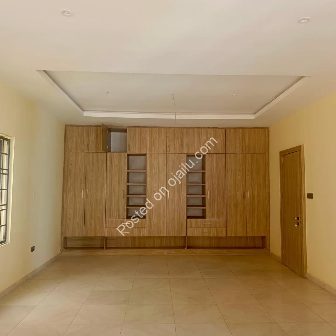 Spacious 5-Bedroom Duplex with BQ in Prestigious Guzape