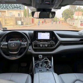 Luxury 2023 Highlander: Your Abuja Status Upgrade