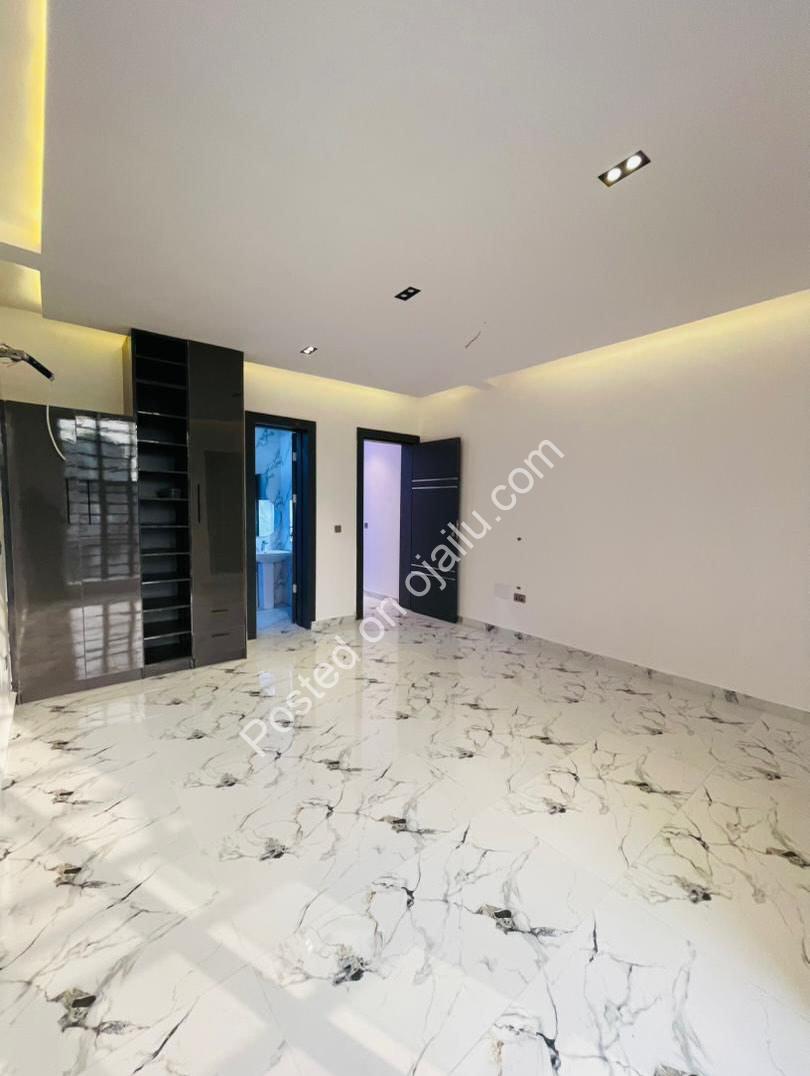Adeniyi Jones Gem: 5BR Duplex with BQ & Luxury Finishes