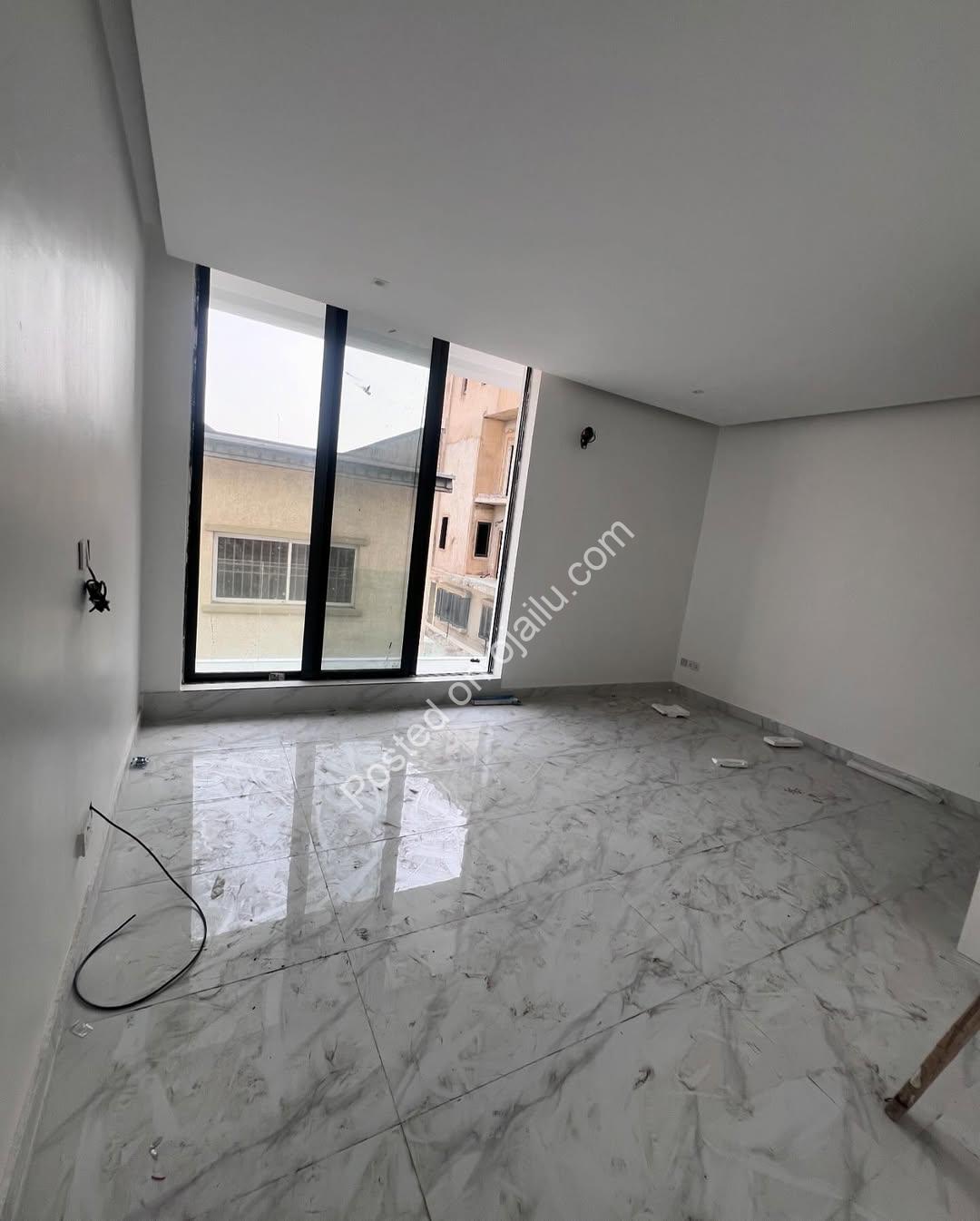 Lekki Phase 1 Gem: 2-Bed Ensuite Haven for 300M