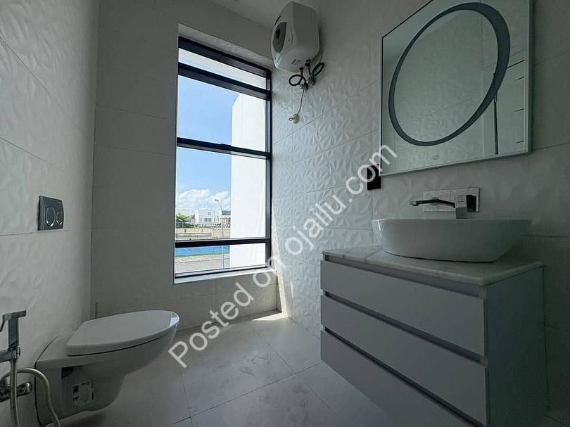 Pinnock Estate: 5-Bedroom Haven with Pool & Cinema