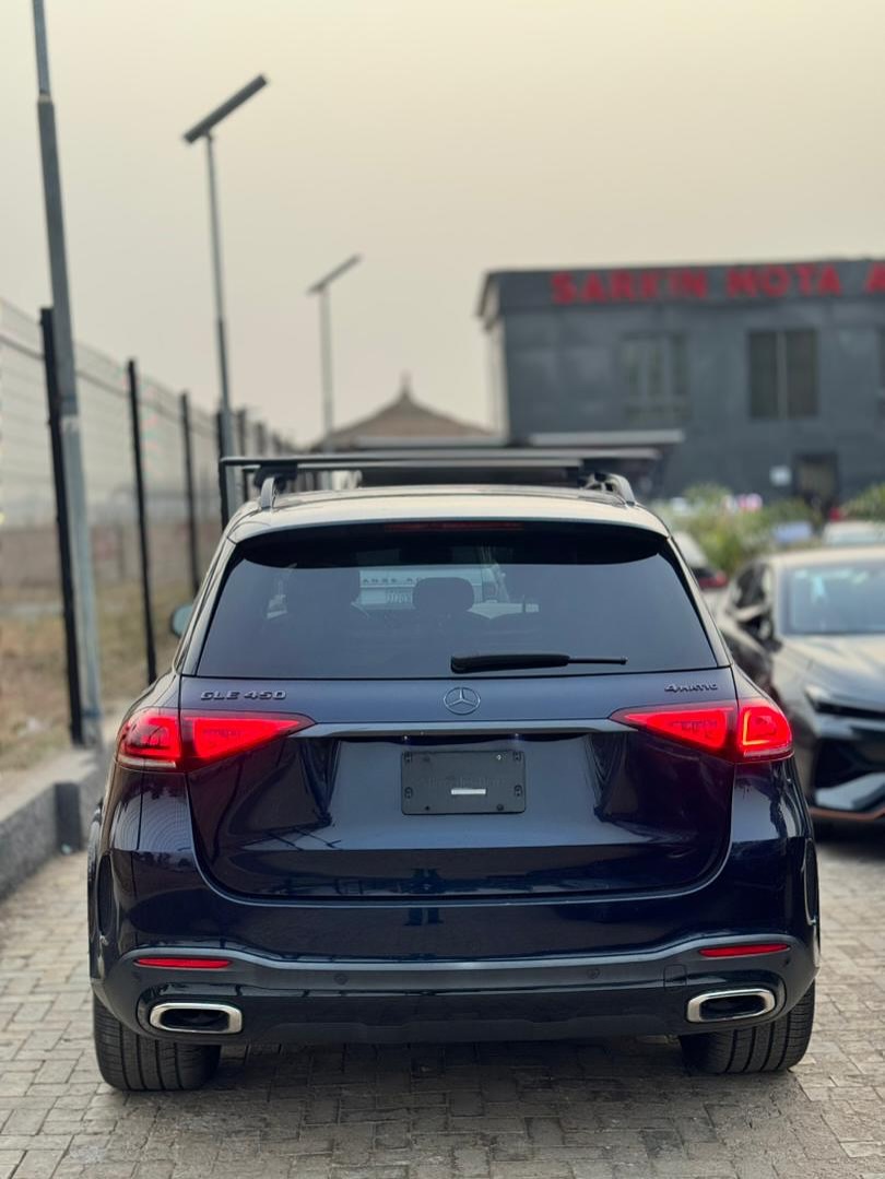 Luxury SUV: Roomy, Powerful, & Duty-Paid