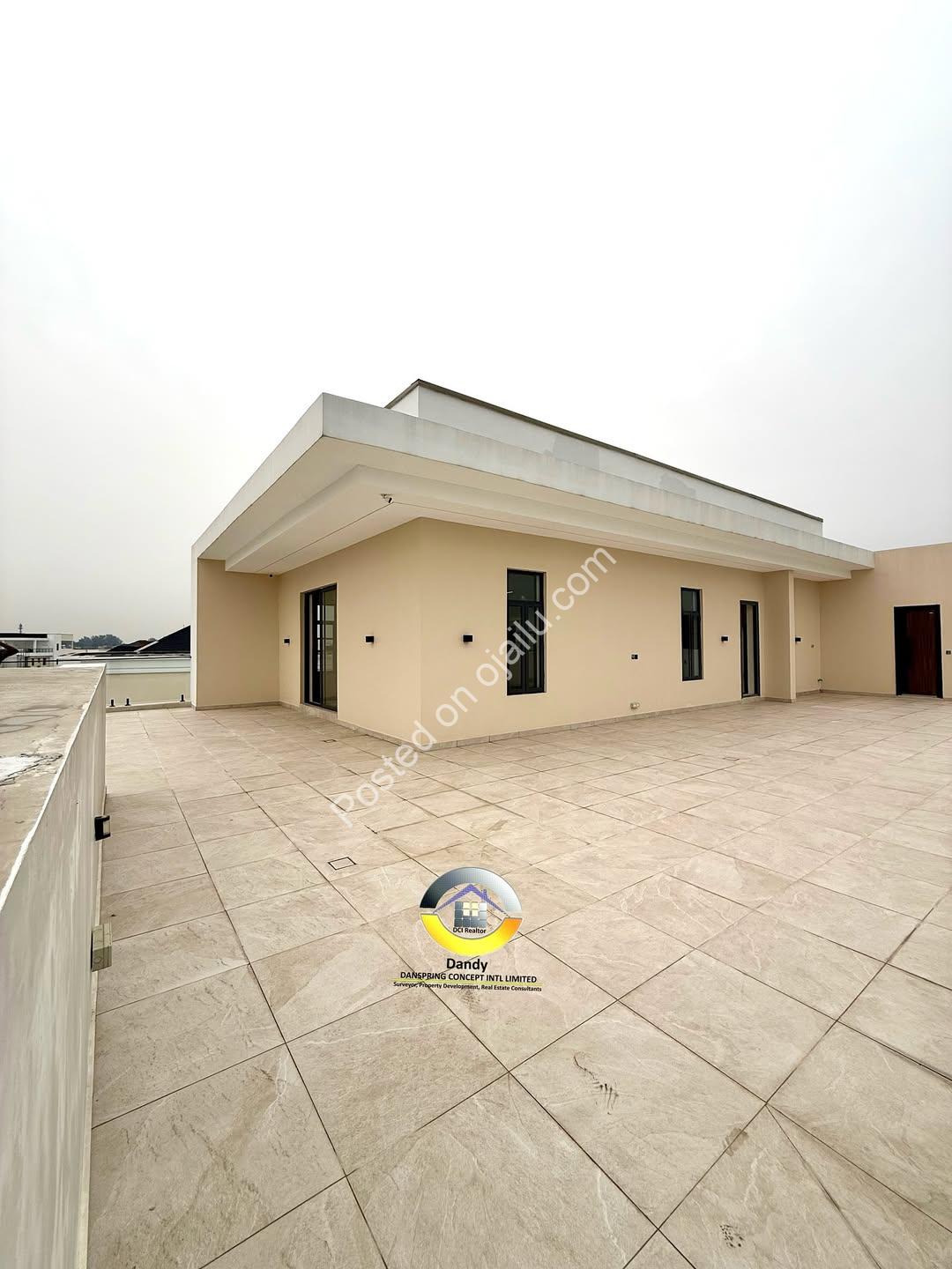 Lekki’s Ultimate 5-Bedroom Smart Home Oasis