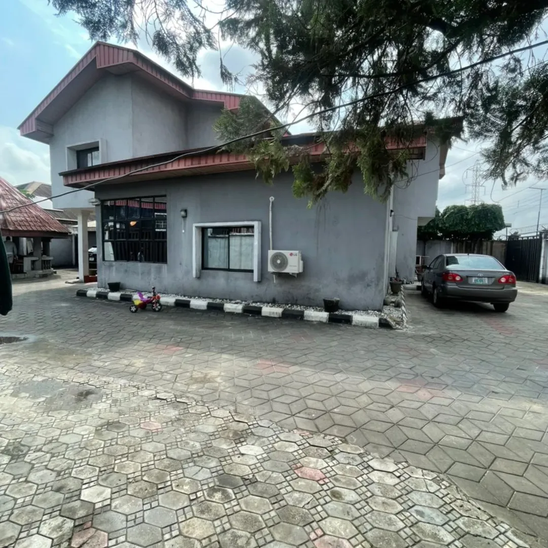 Spacious 5-Bed Duplex with Offices & Secure Estate Living