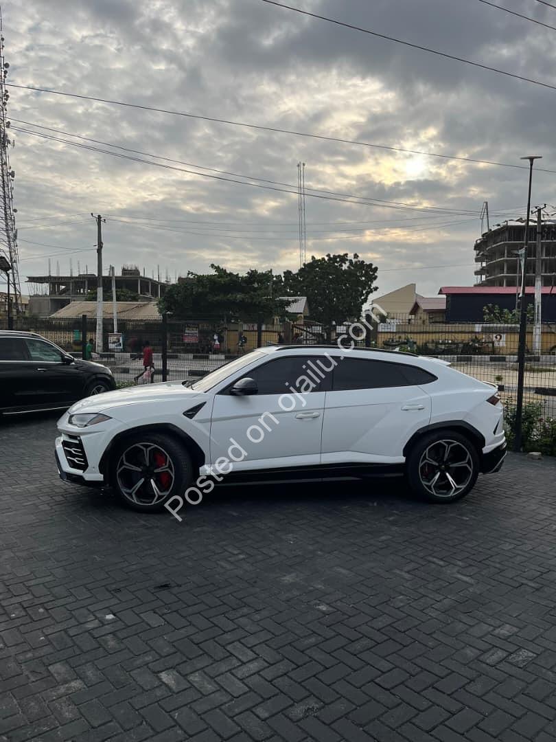 2020 Lamborghini Urus: Mint, Low-Mileage Super SUV