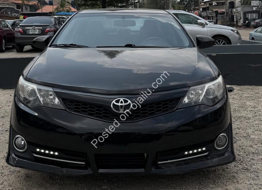 Sunroof & Tech: 2014 Camry Sport, ₦14M