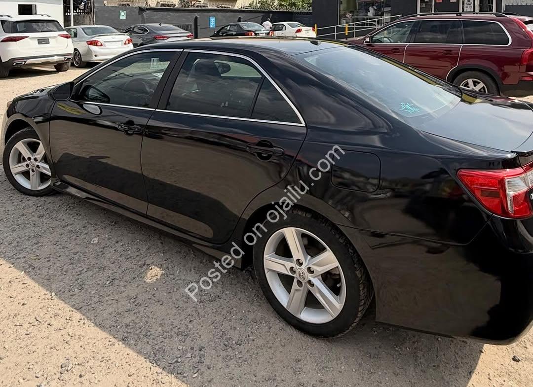 Sunroof & Tech: 2014 Camry Sport, ₦14M