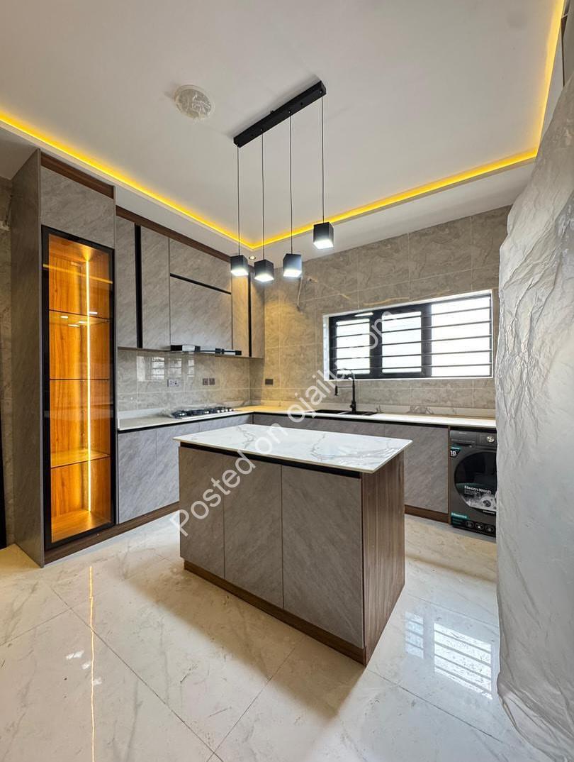 Lekki’s Elite 4-Bed Terraced Duplex