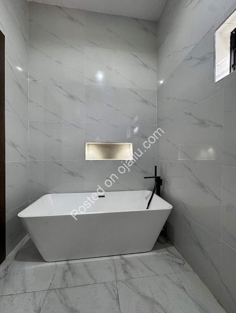 Lekki’s Elite 4-Bed Terraced Duplex