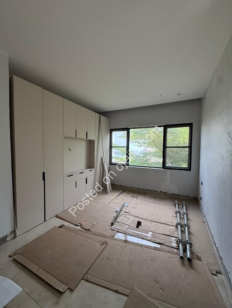 Elevator-Equipped 5-Bedroom Haven on Banana Island