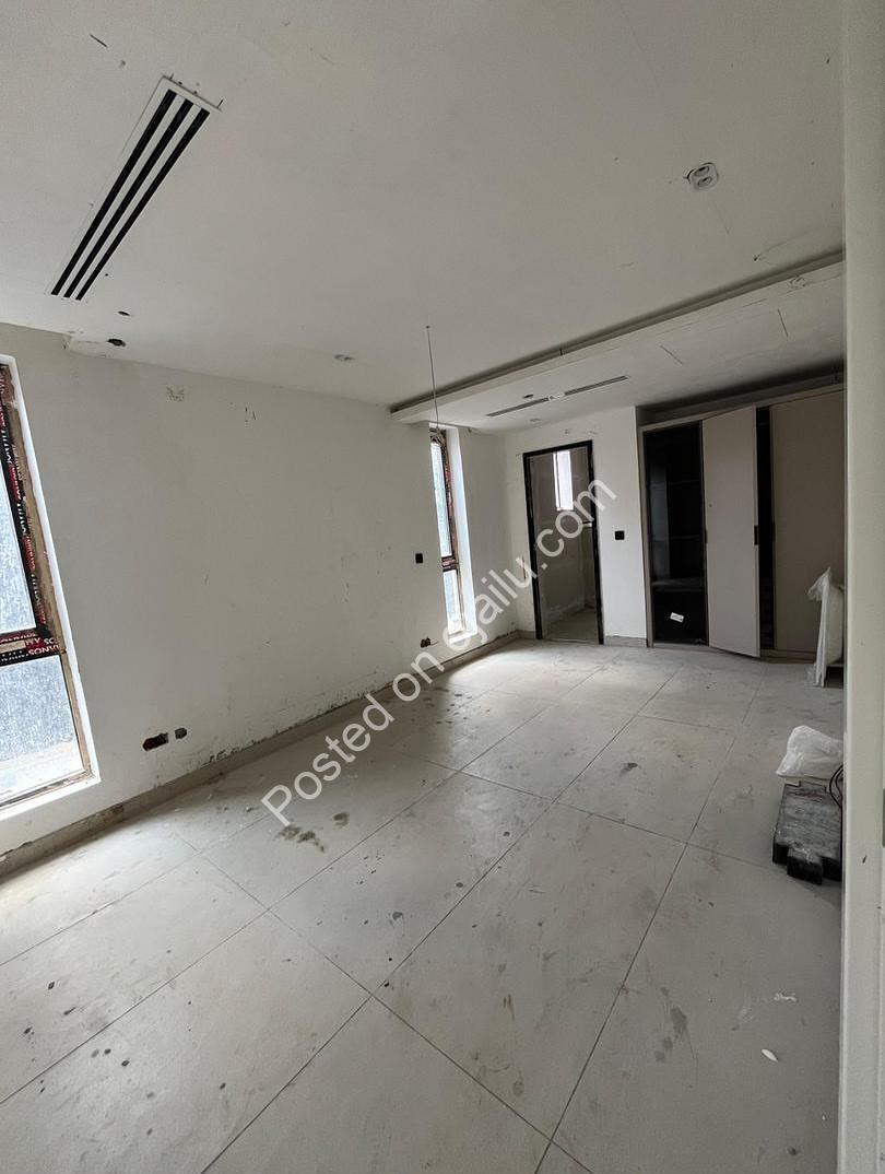 Old Ikoyi’s Grand 5-Bedroom Duplex, C of O