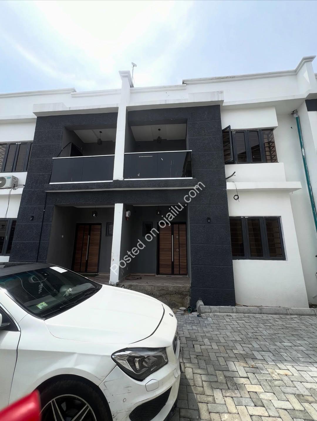 Stunning 2-Bed Terrace Duplex with BQ in Prime Ajah