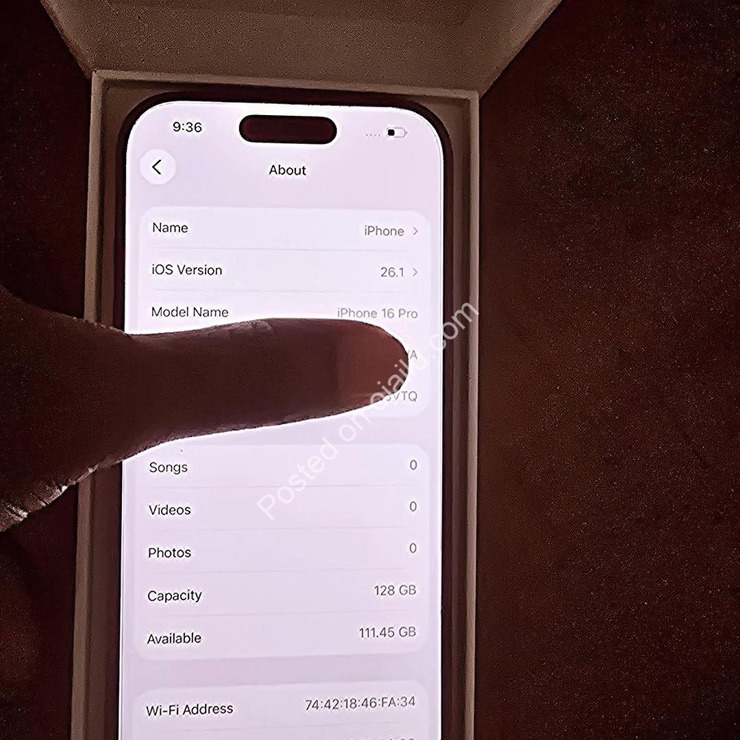 iPhone 16 Pro: Open-Box Beauty with 128GB & Free Gift!