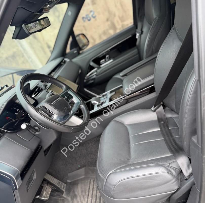 2023 Range Rover Vogue: 15k Miles, Mint & Duty-Paid