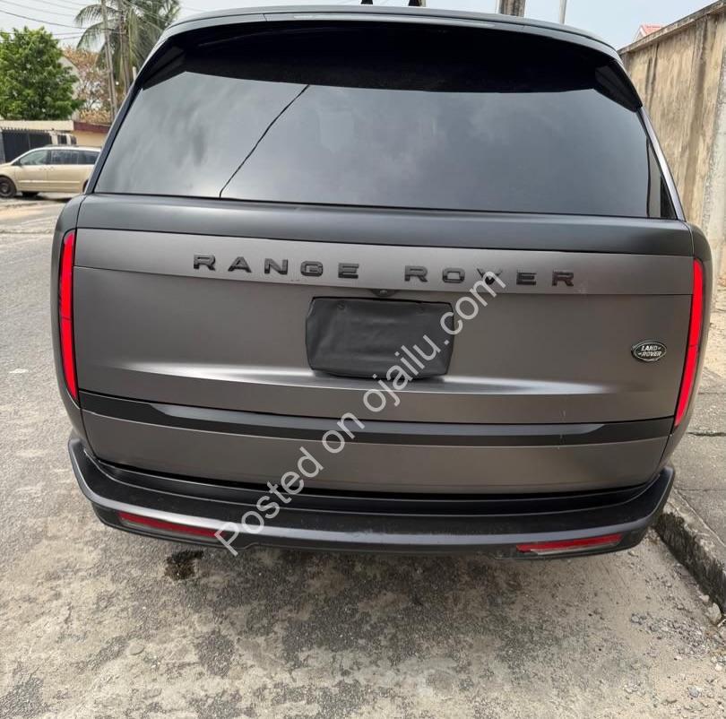 2023 Range Rover Vogue: 15k Miles, Mint & Duty-Paid