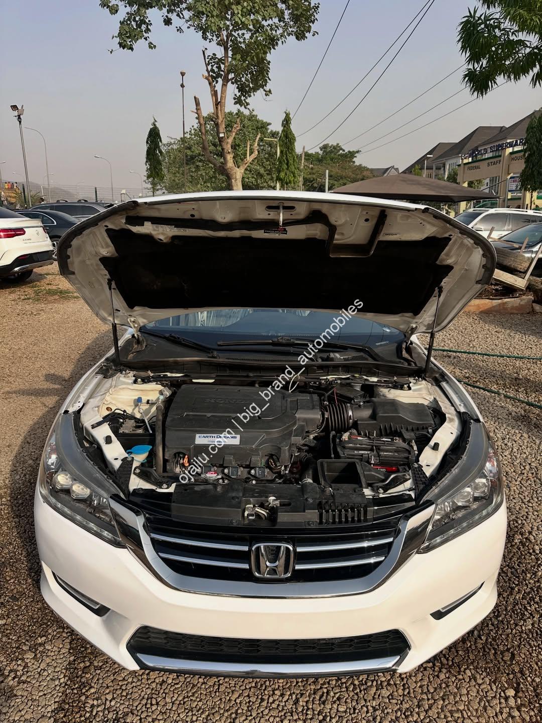 Luxury V6 Power: 2014 Honda Accord Touring