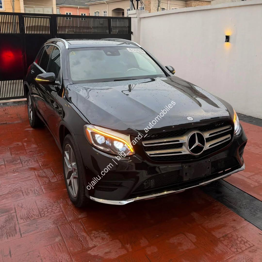 Luxury 2016 Mercedes GLC300: Pristine & Powerful