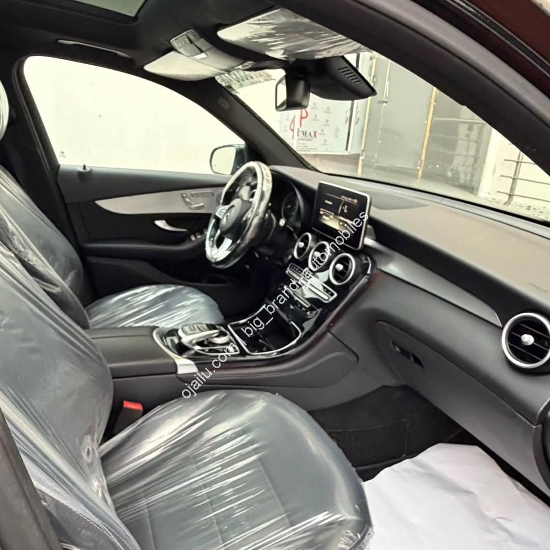 Luxury 2016 Mercedes GLC300: Pristine & Powerful