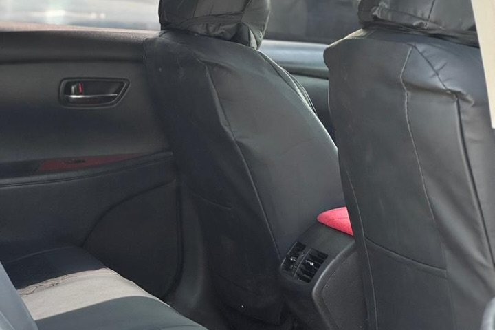 Luxury Lexus ES 350: Duty-Paid & Ready to Roll