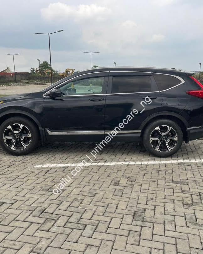 2018 Honda CR-V: Spacious, Efficient & Immaculate