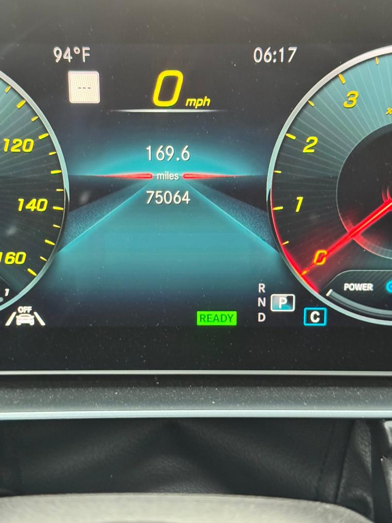 Luxury SUV: Roomy, Powerful, & Duty-Paid