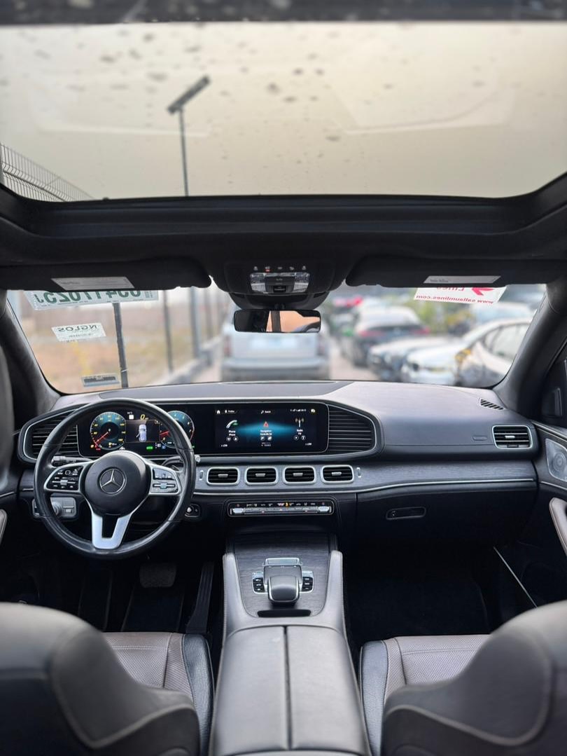 Luxury SUV: Roomy, Powerful, & Duty-Paid