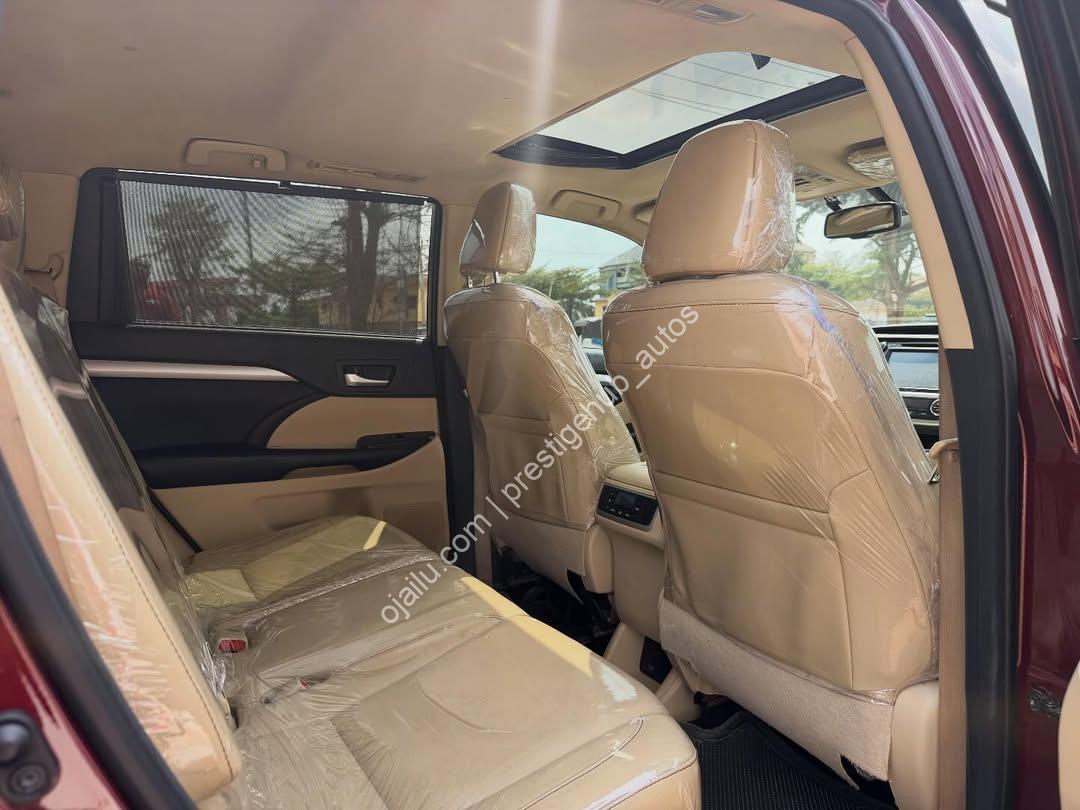 2016 Toyota Highlander XLE: Accident-Free Luxury SUV