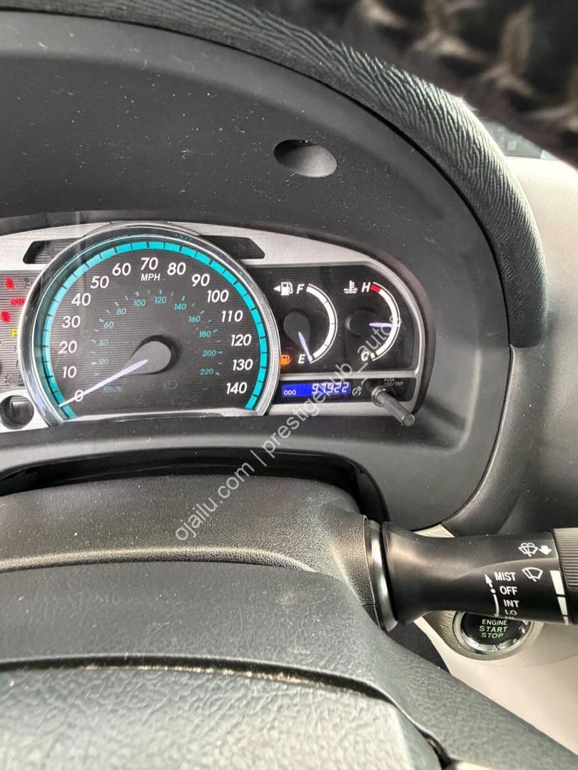 V6 Power & Panoramic Luxury: 2013 Toyota Venza XLE