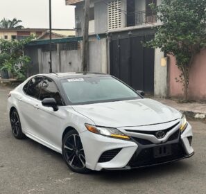 Unleash V6 Power: 2019 Toyota Camry XSE