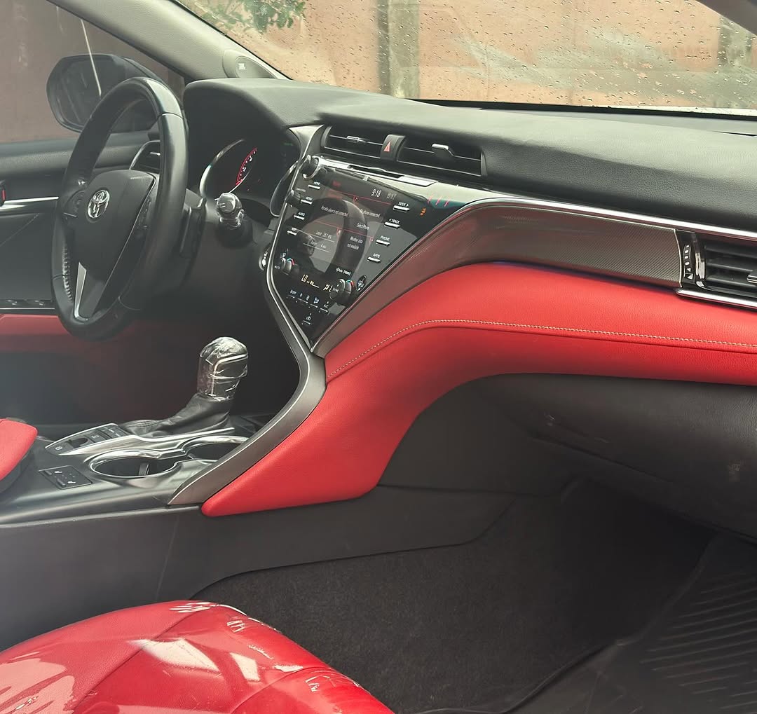 Unleash V6 Power: 2019 Toyota Camry XSE