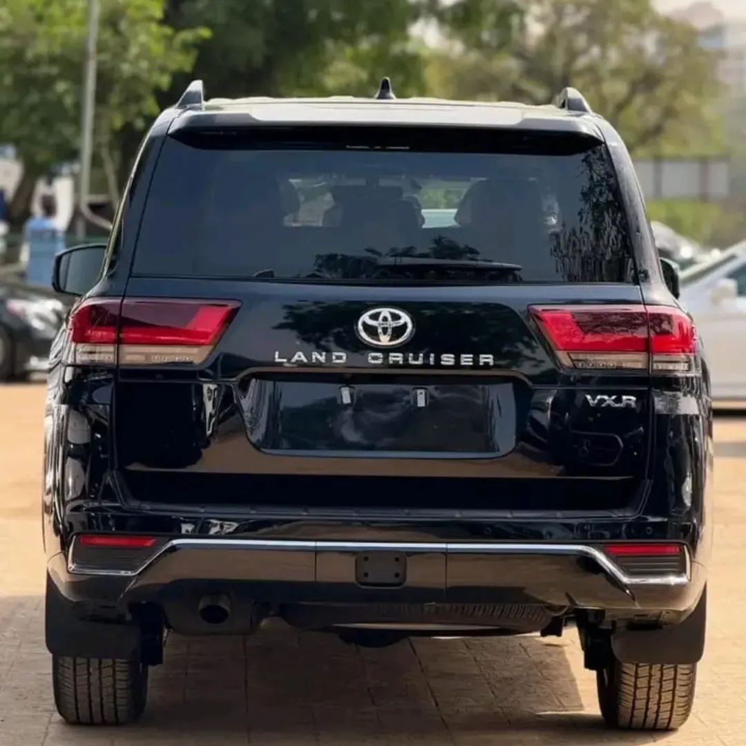 2025 LandCruiser VXR: Ultimate Luxury Awaits