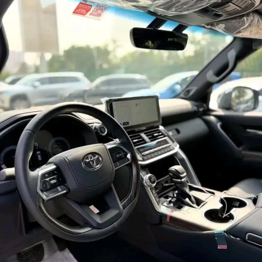 2025 LandCruiser VXR: Ultimate Luxury Awaits