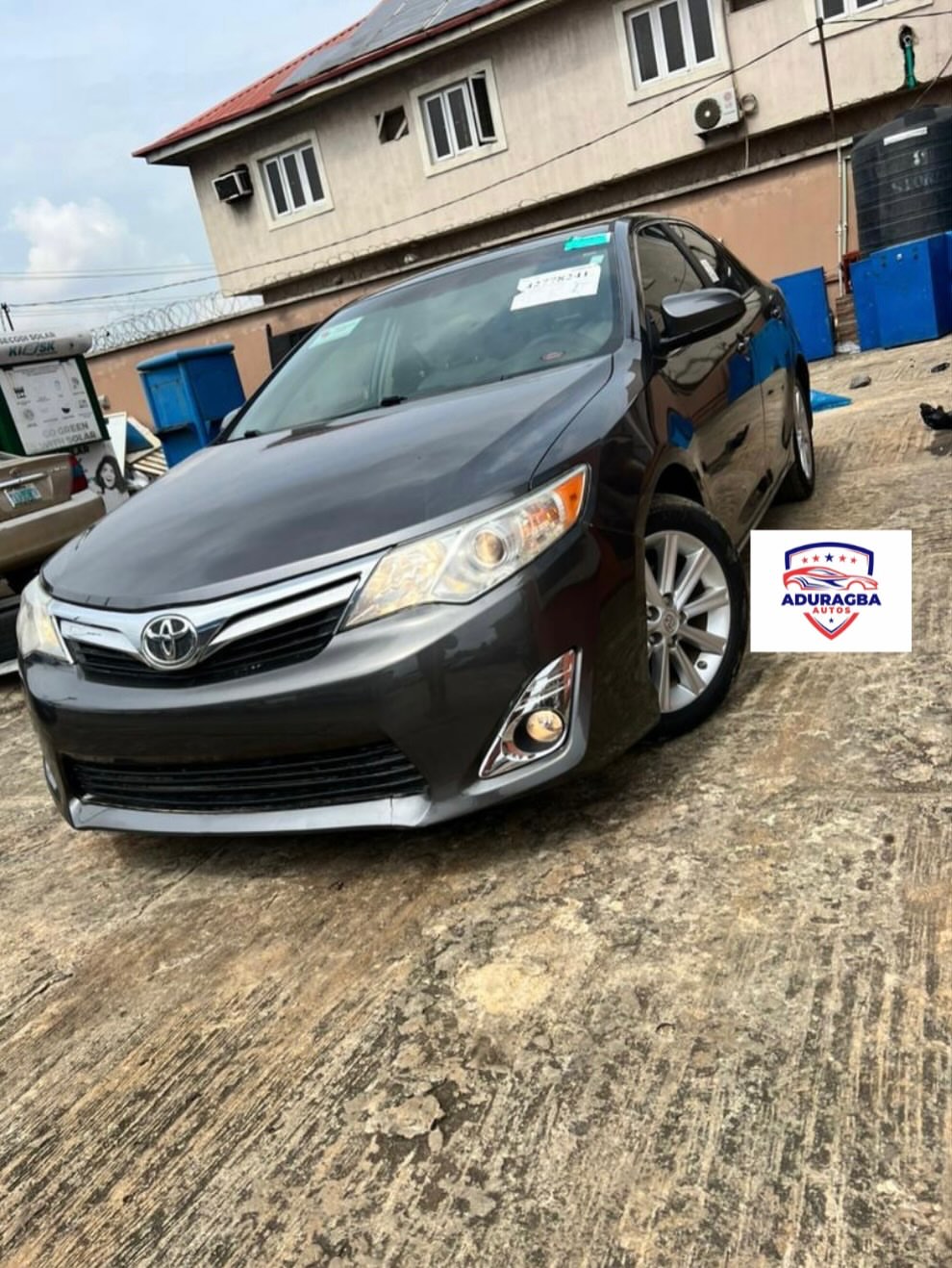 2012 Toyota Camry XLE: V4 Power, Prime Magodo Spot