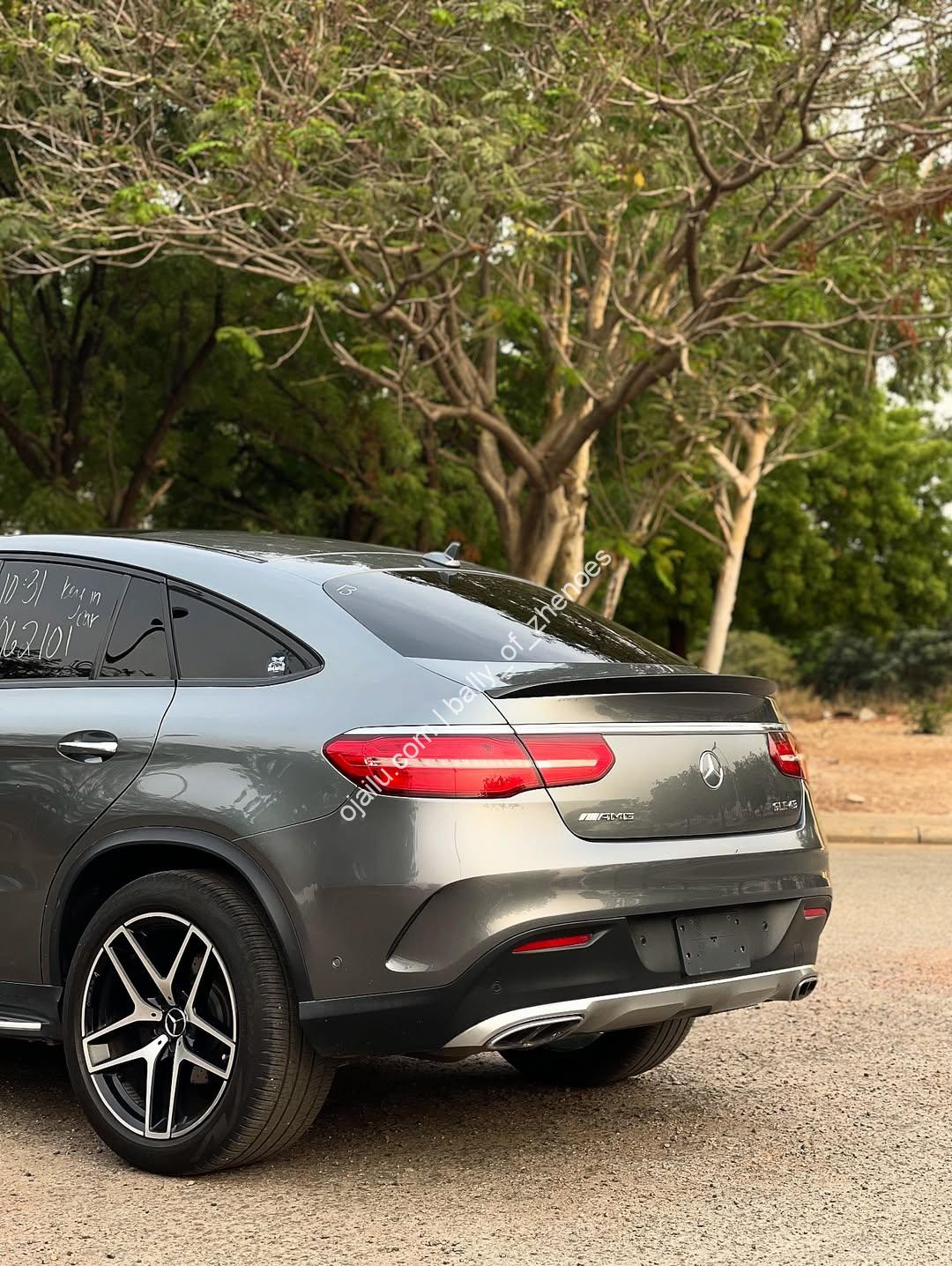 Twin-Turbo AMG Luxury: 2017 GLE43