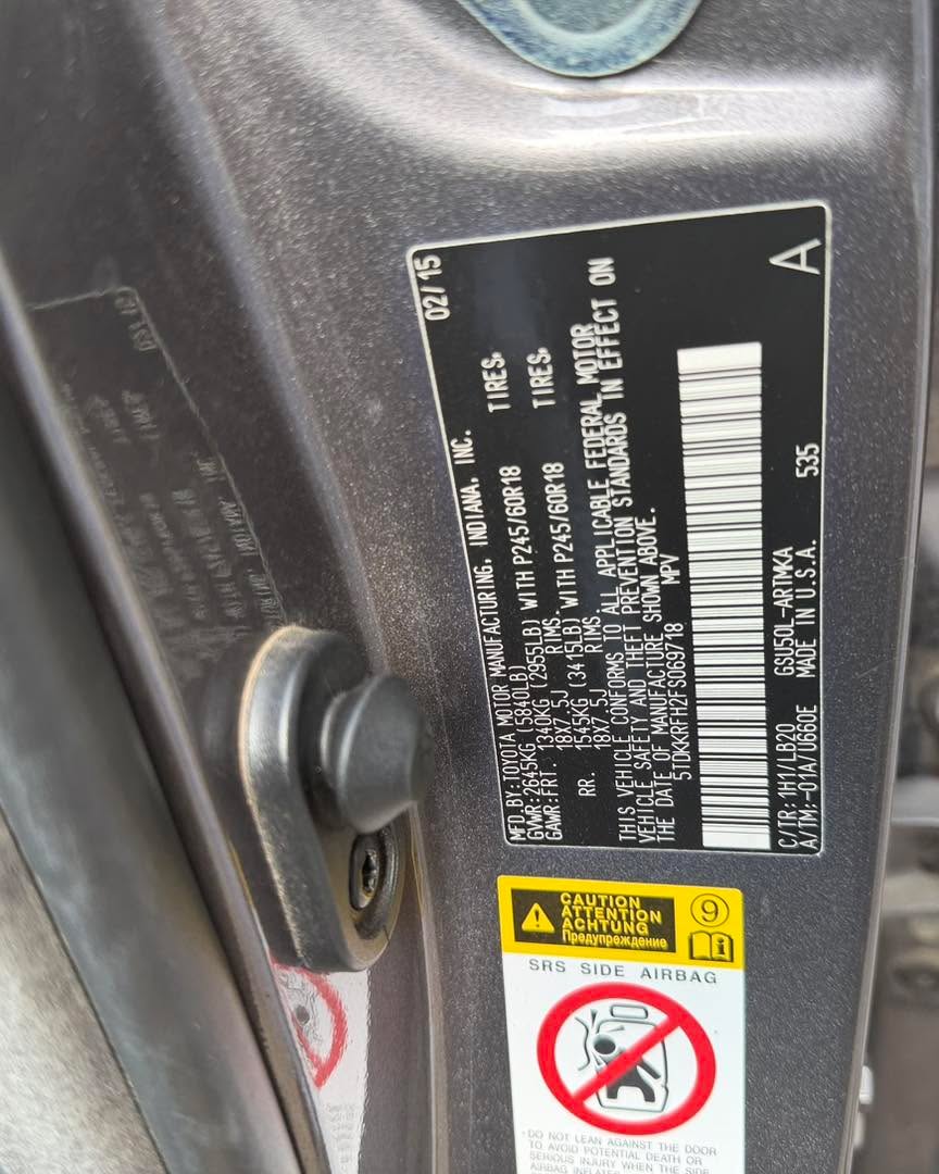 Luxury 2016 Toyota Highlander V6 – Pristine & Loaded