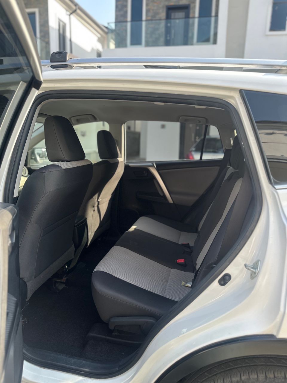 2015 Toyota Venza: Luxury SUV, Ready to Drive