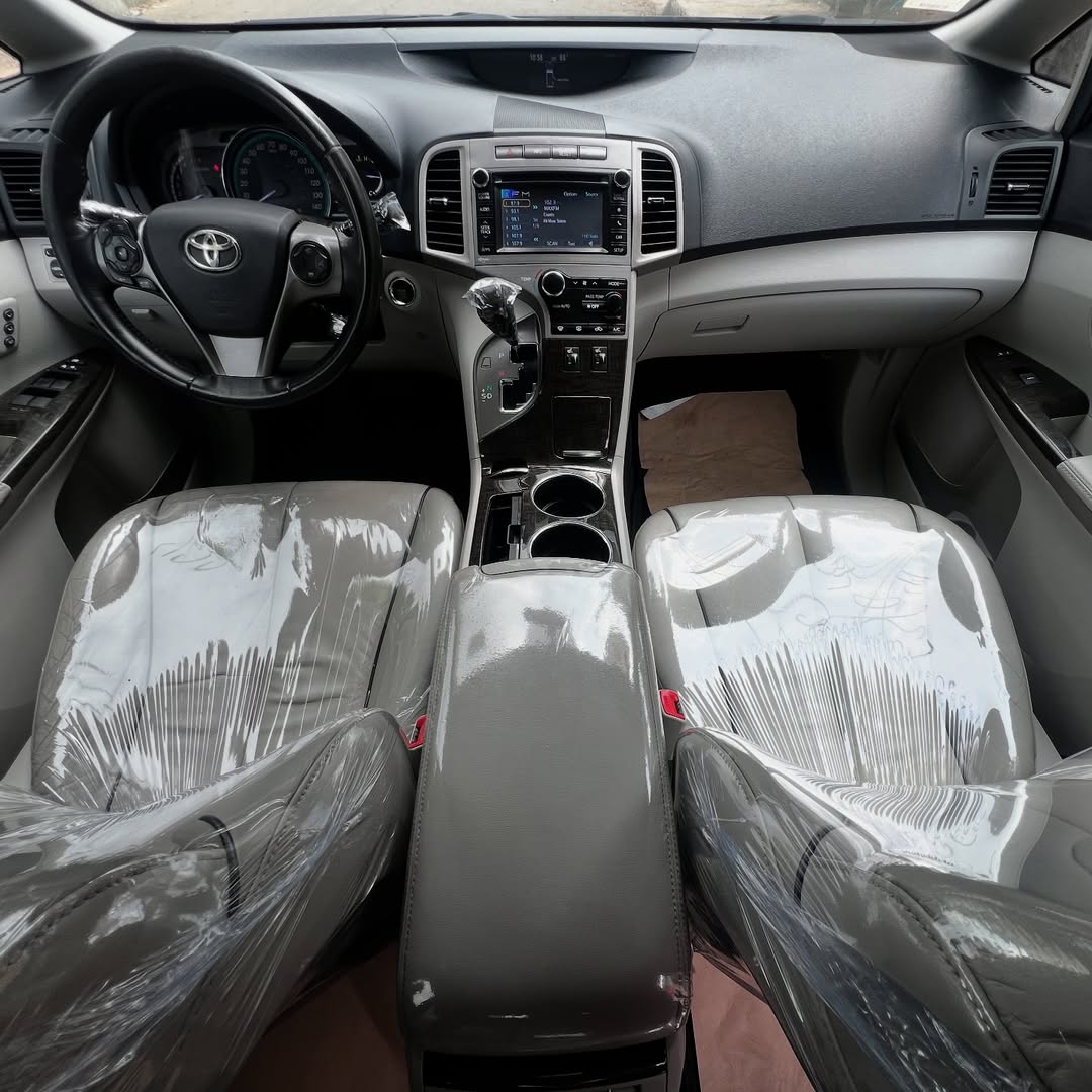 Pristine 2014 Venza: 100% Accident-Free, Ready to Drive