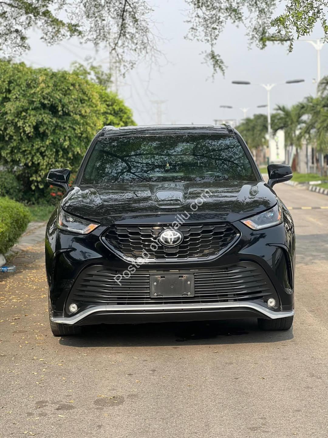 2022 Highlander XSE: Full Option Luxury, Accident-Free