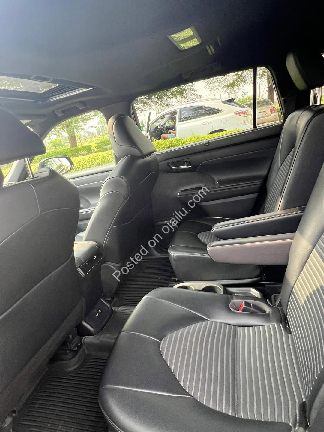 2022 Highlander XSE: Full Option Luxury, Accident-Free