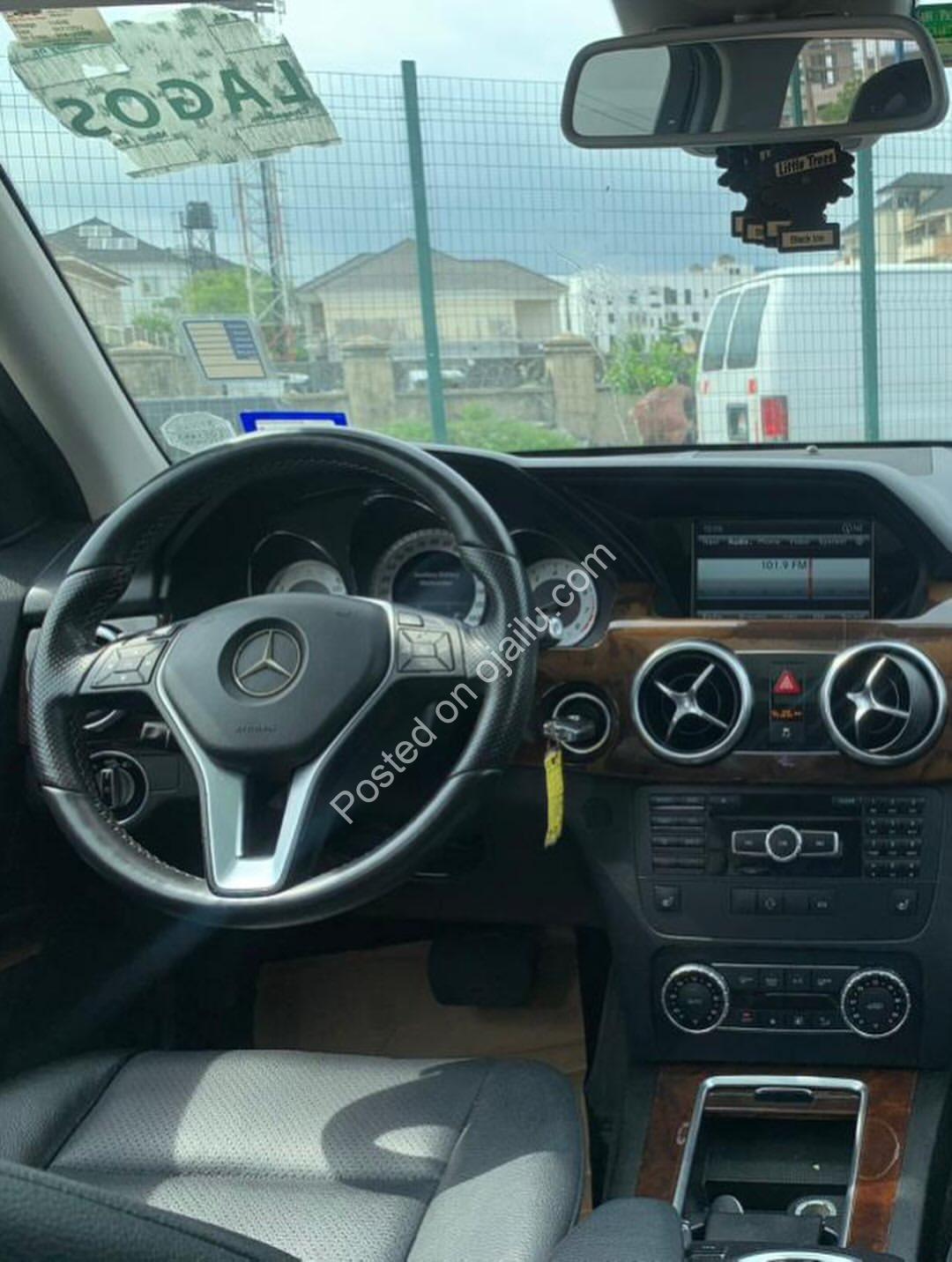 Luxury 2015 GLK350: Panoramic Roof, Full Option