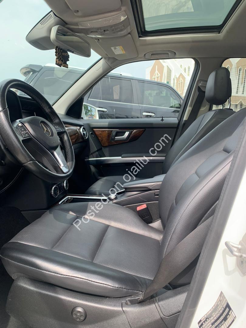 Luxury 2015 GLK350: Panoramic Roof, Full Option